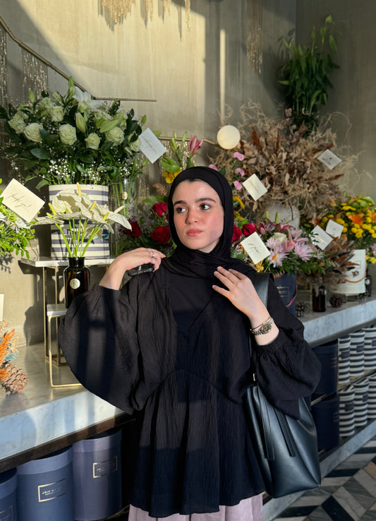 Flowy blouse in black