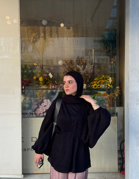 Flowy blouse in black